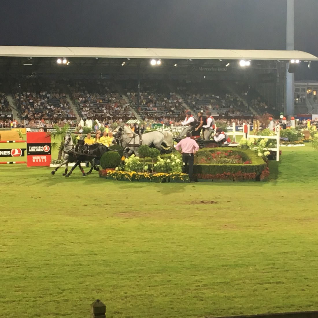 562C1259-4B6E-4530-B332-F2F3D14D55BD