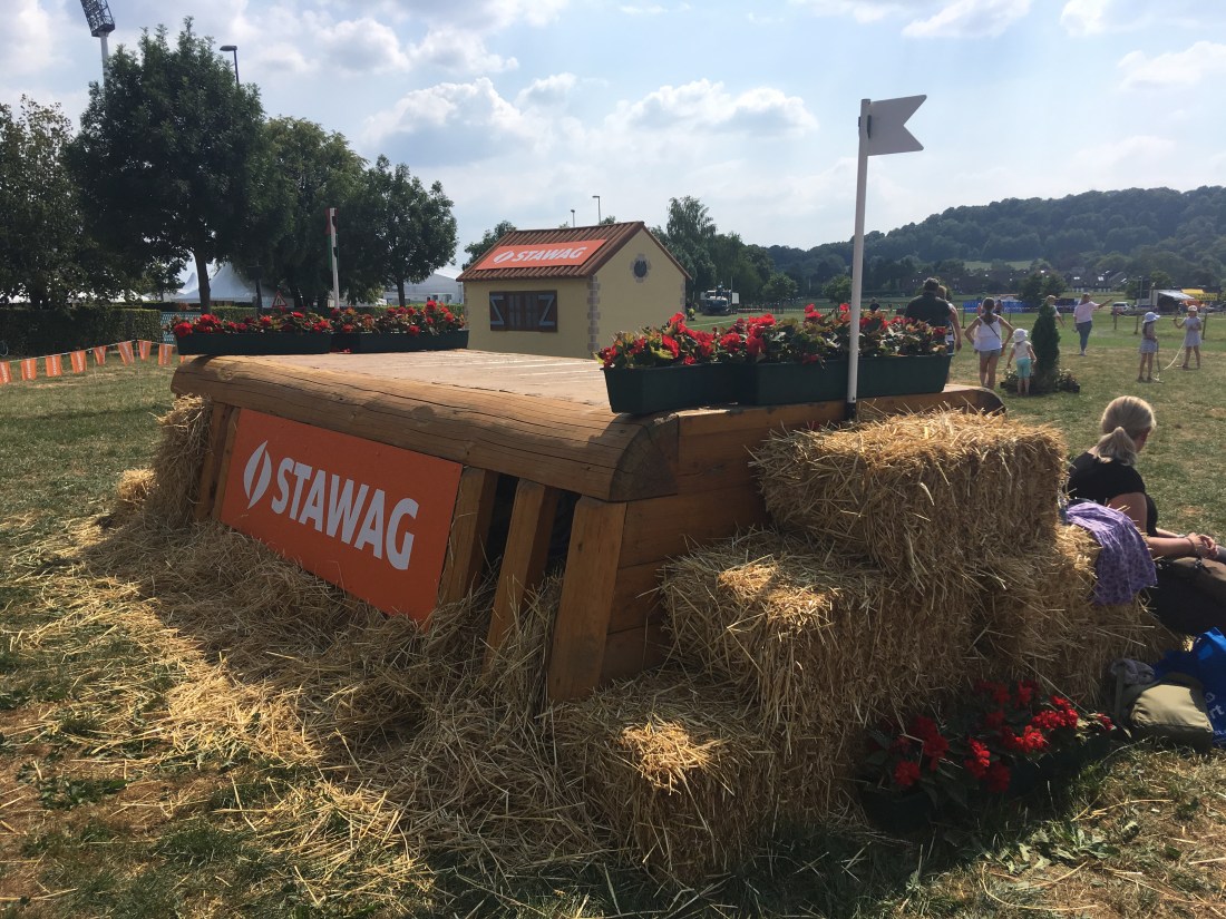 8FDC04E8-1C82-4004-85D2-901FDA3B6D98