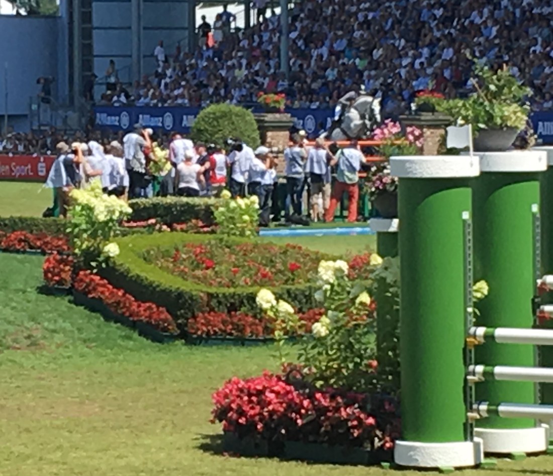 C0747140-6FAC-4081-A0CE-910CFF3A17F5